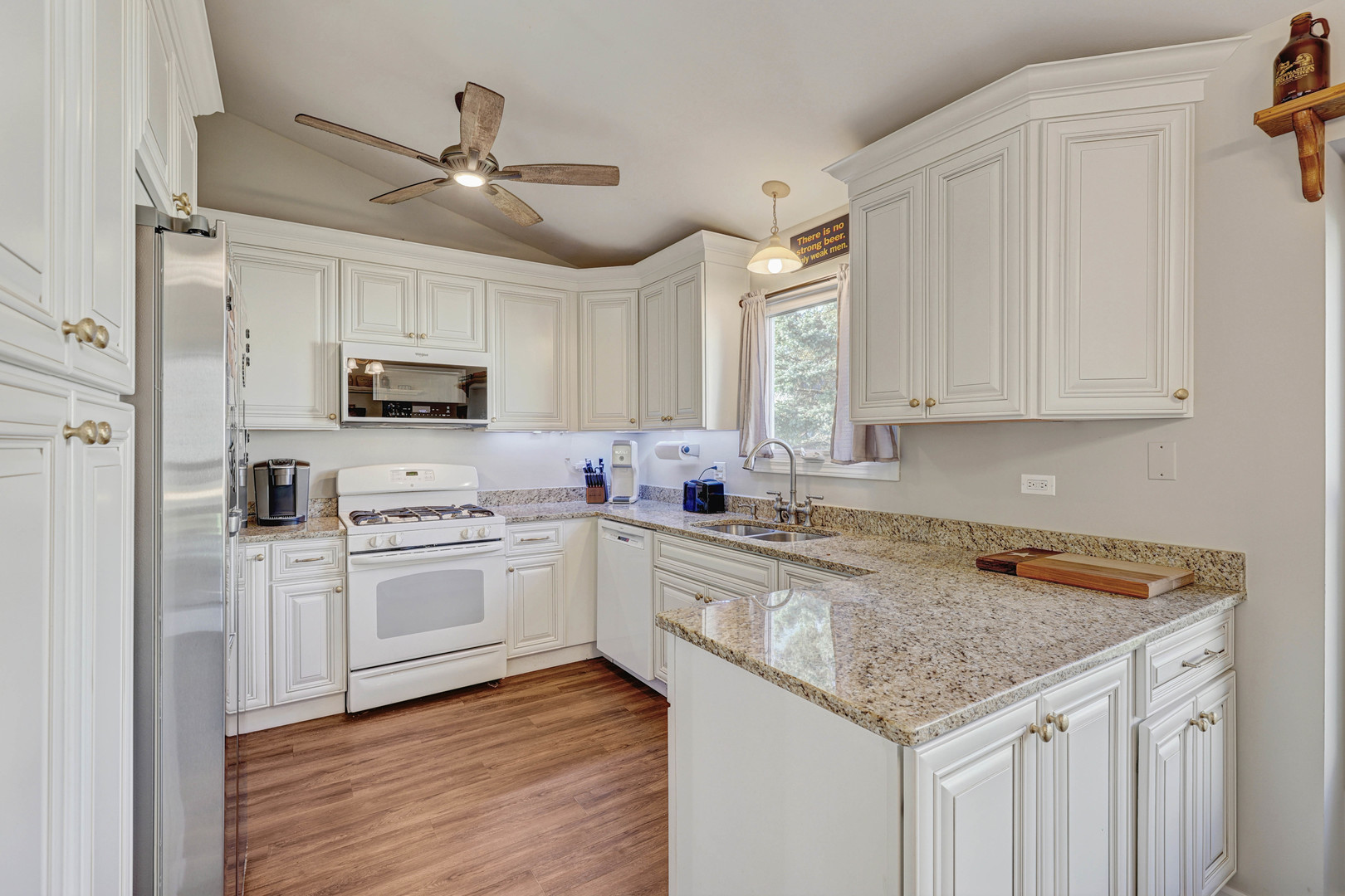 1094 Shady Tree Lane, Wheeling, IL 60090