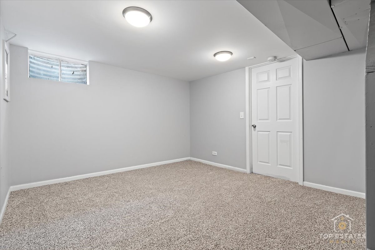 1136 N Boxwood Drive, Mount Prospect, IL 60056