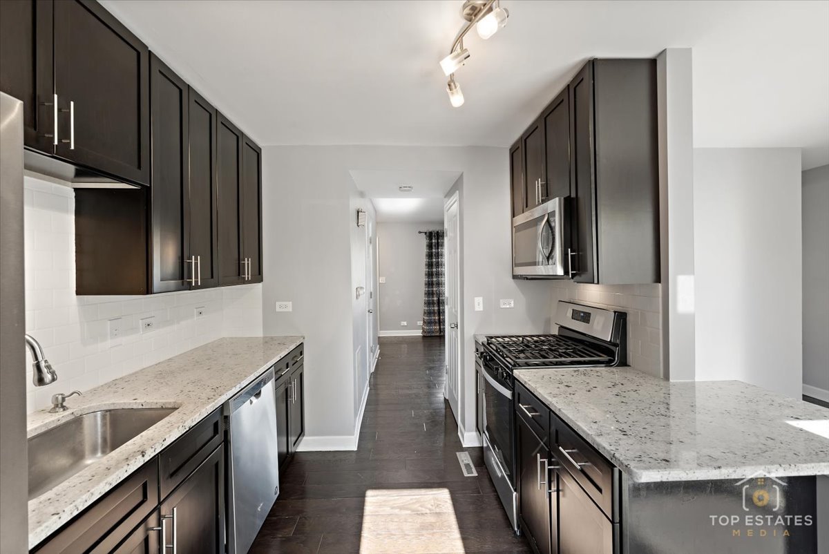 1136 N Boxwood Drive, Mount Prospect, IL 60056