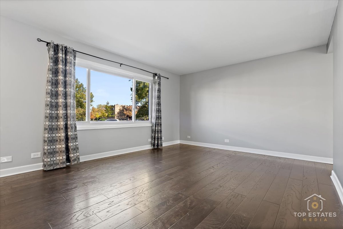 1136 N Boxwood Drive, Mount Prospect, IL 60056