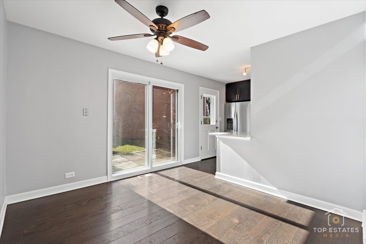 1136 N Boxwood Drive, Mount Prospect, IL 60056