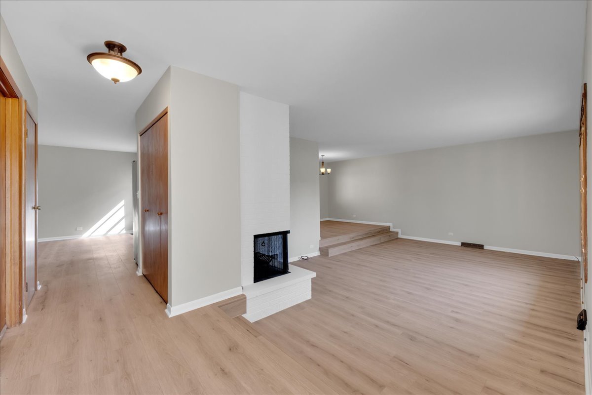 1223 WESTHAVEN Drive, Wheaton, IL 60189