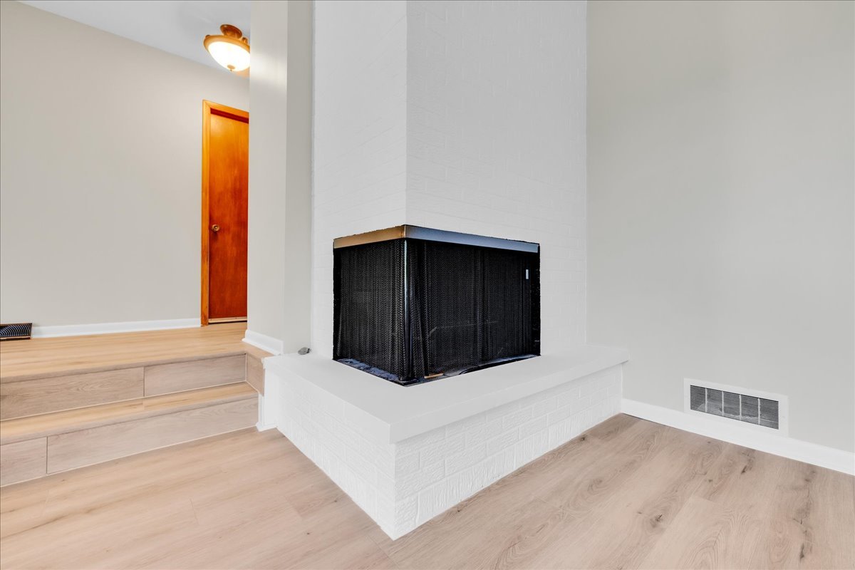 1223 WESTHAVEN Drive, Wheaton, IL 60189