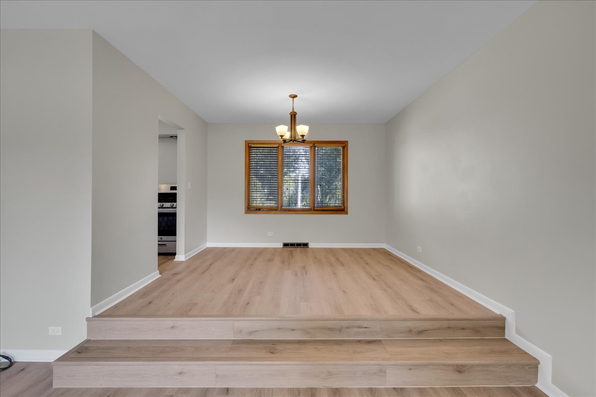 1223 WESTHAVEN Drive, Wheaton, IL 60189