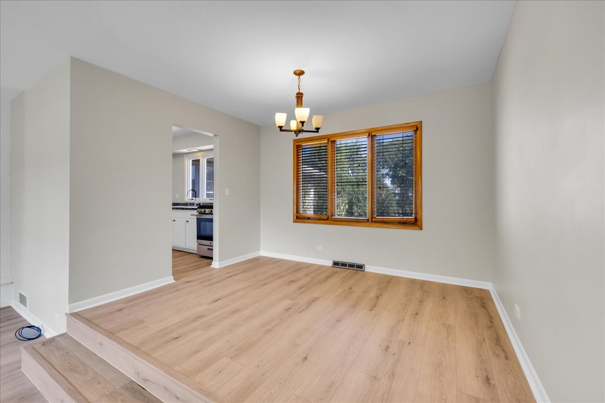 1223 WESTHAVEN Drive, Wheaton, IL 60189