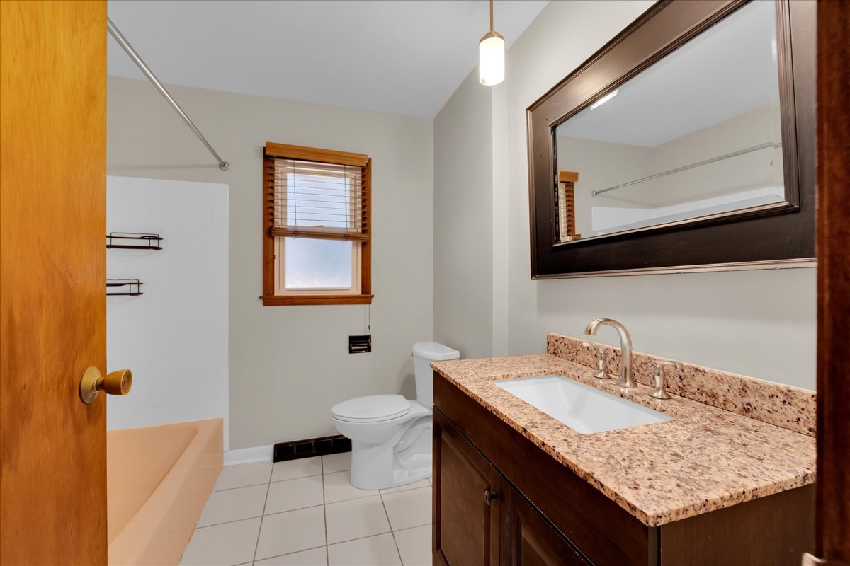 1223 WESTHAVEN Drive, Wheaton, IL 60189