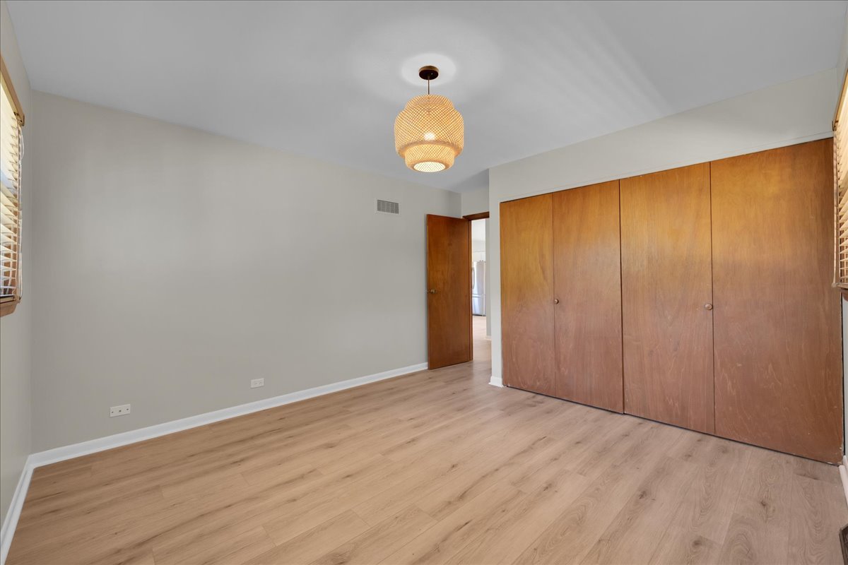 1223 WESTHAVEN Drive, Wheaton, IL 60189