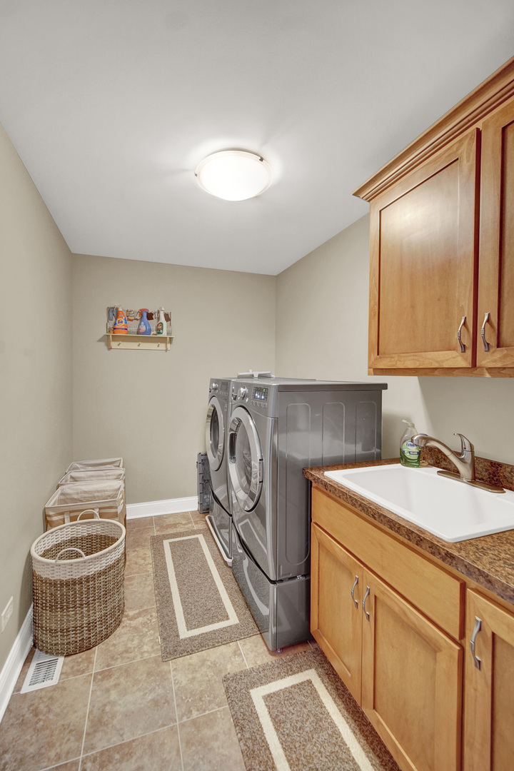 8679 Cullen Drive, Frankfort, IL 60423