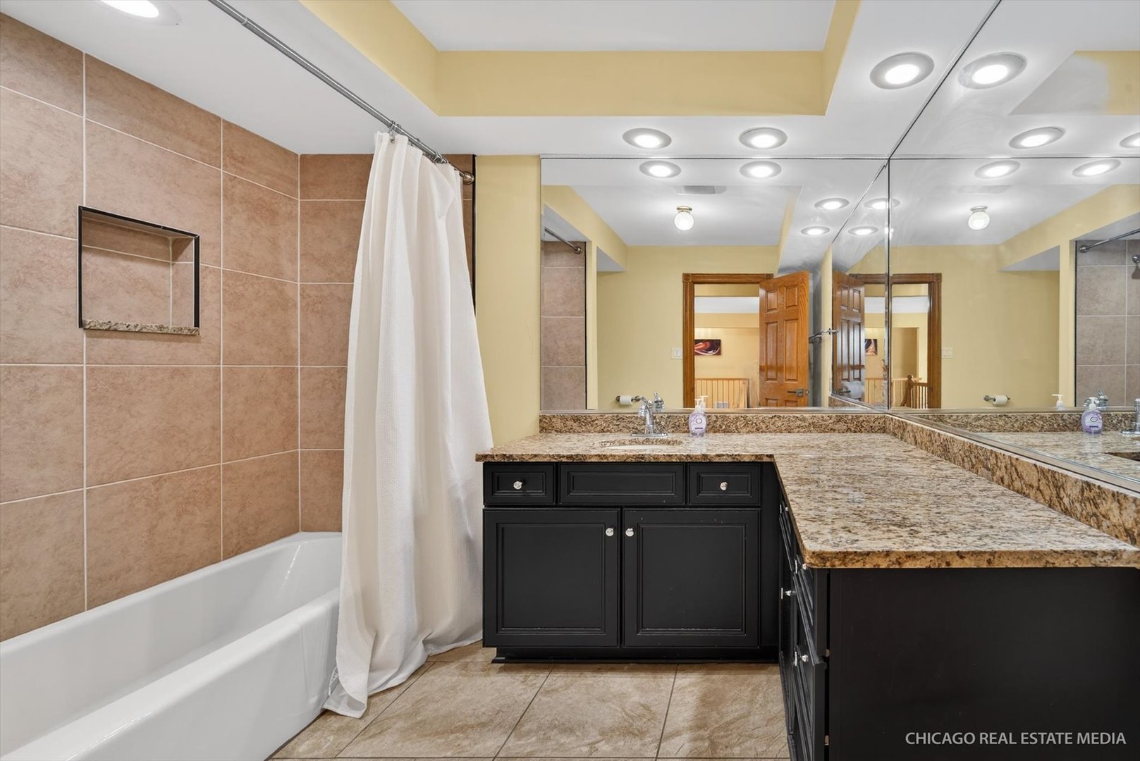 14641 LAVERGNE Avenue, Midlothian, IL 60445