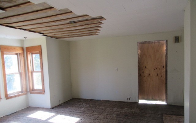 32300 White Street, Kirkland, IL 60146