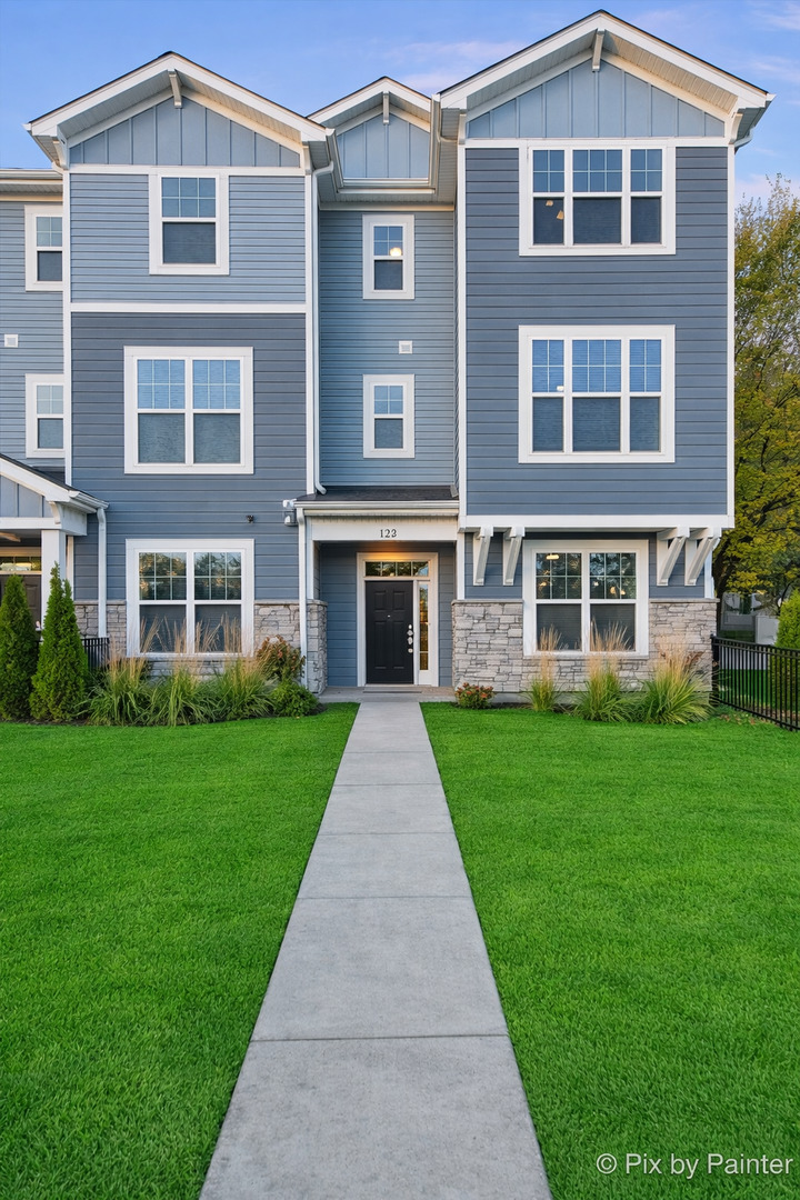 128 E Main Street, Cary, IL 60013