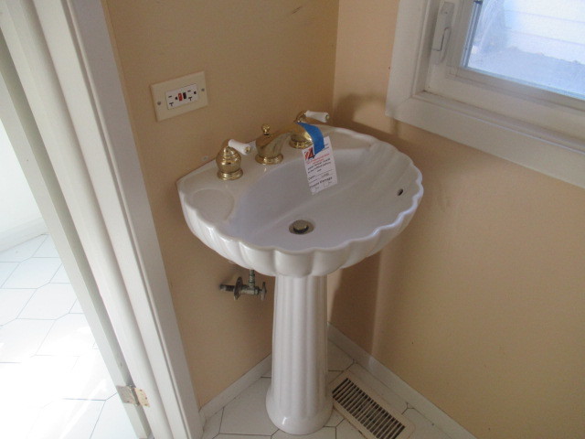 245 Nora Avenue, Glenview, IL 60025