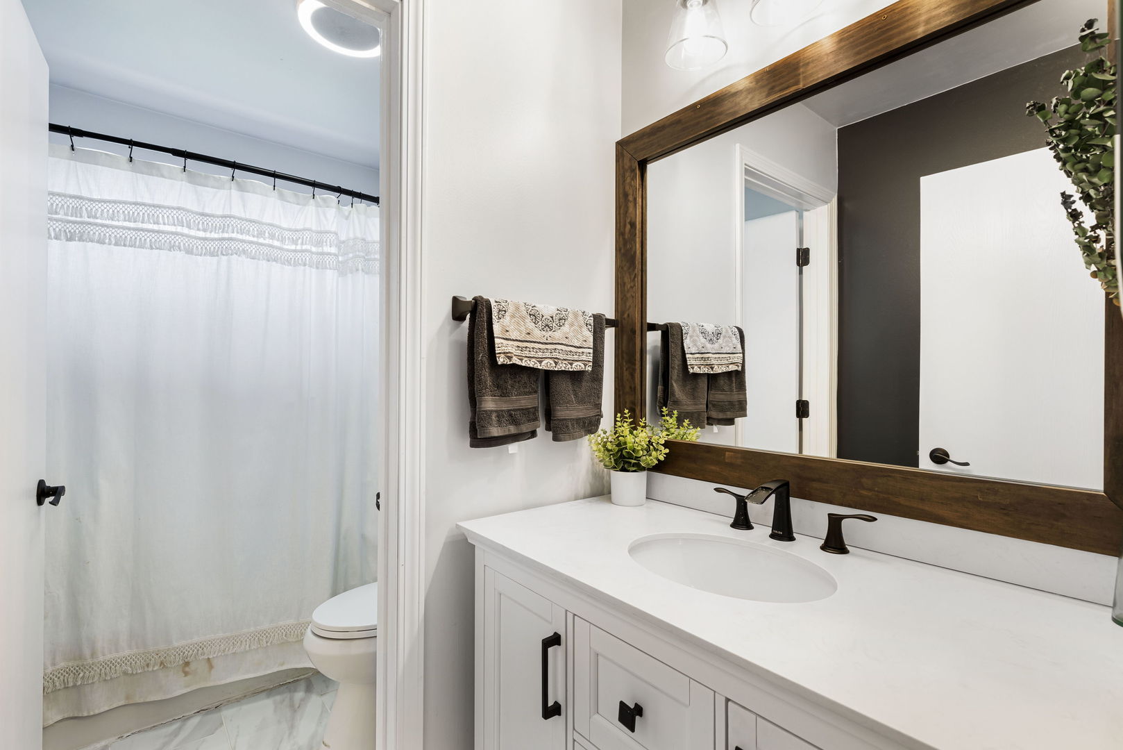 36253 N Bridlewood Avenue, Gurnee, IL 60031