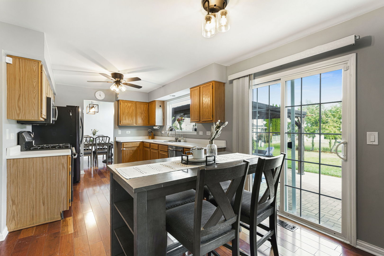 36253 N Bridlewood Avenue, Gurnee, IL 60031