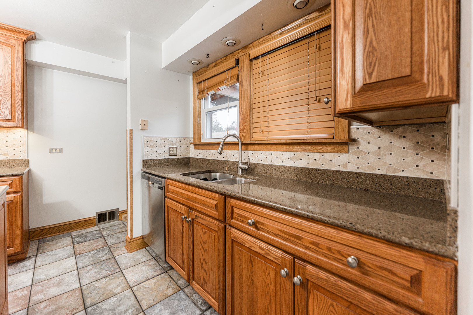 530 S Highland Avenue, Lombard, IL 60148