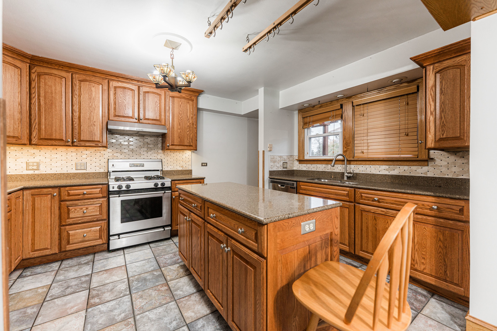 530 S Highland Avenue, Lombard, IL 60148