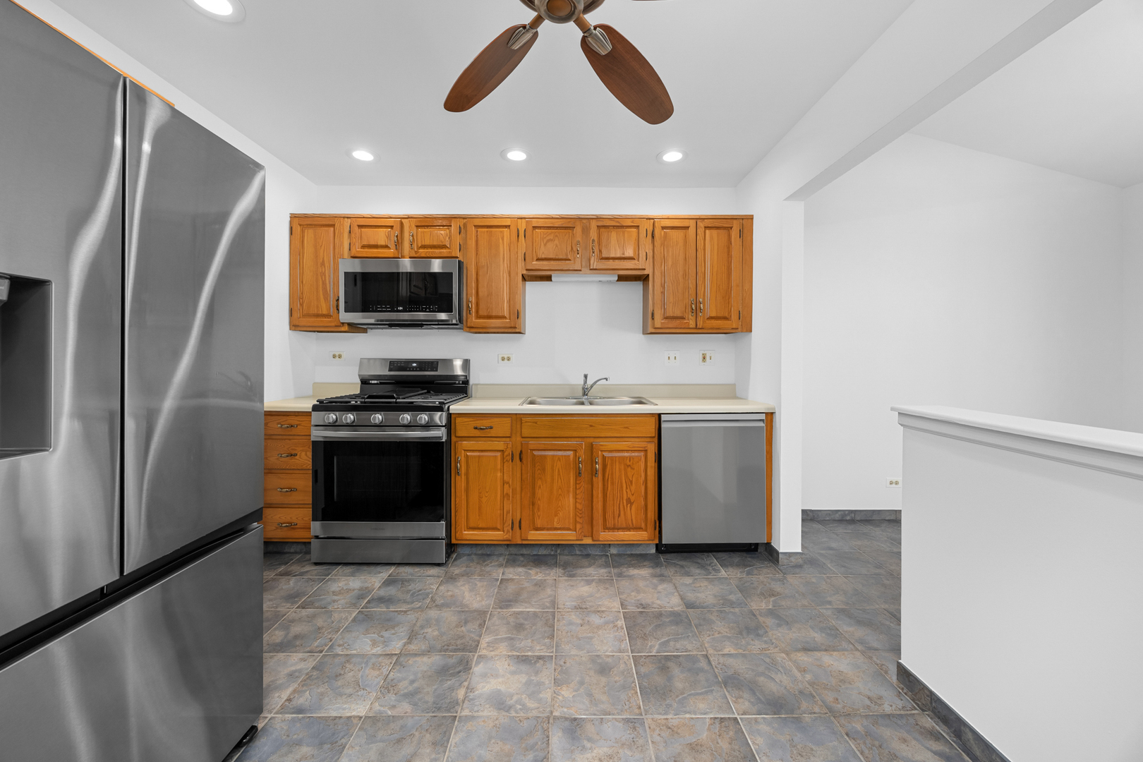 152 Brookston Drive #C2, Schaumburg, IL 60193