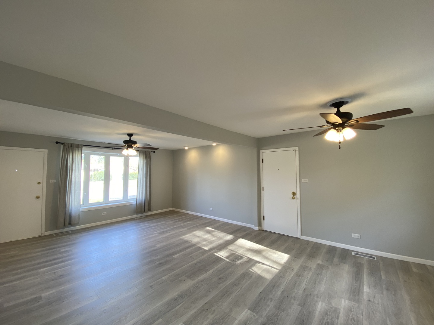 12814 E Playfield Drive, Crestwood, IL 60418