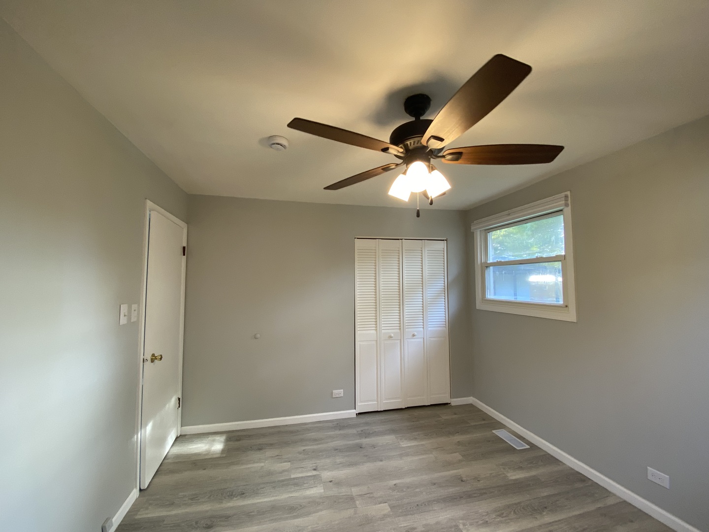 12814 E Playfield Drive, Crestwood, IL 60418