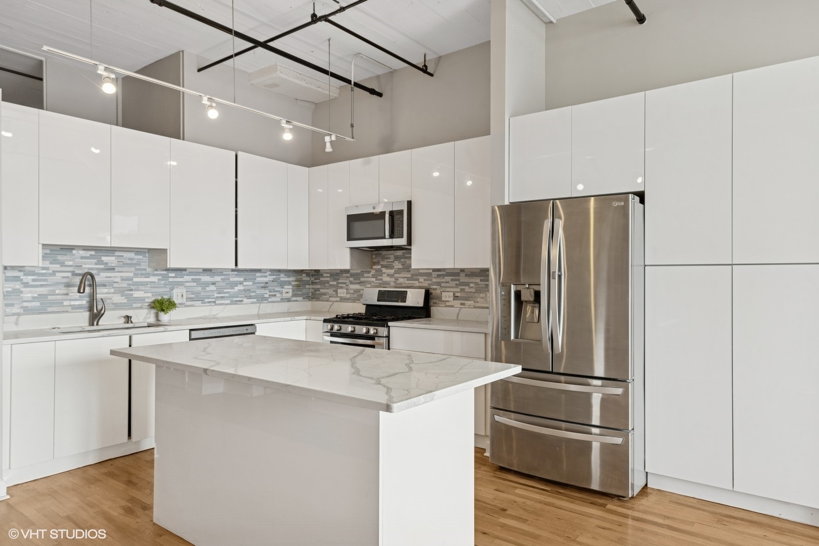 221 E Cullerton Street #517, Chicago, IL 60616