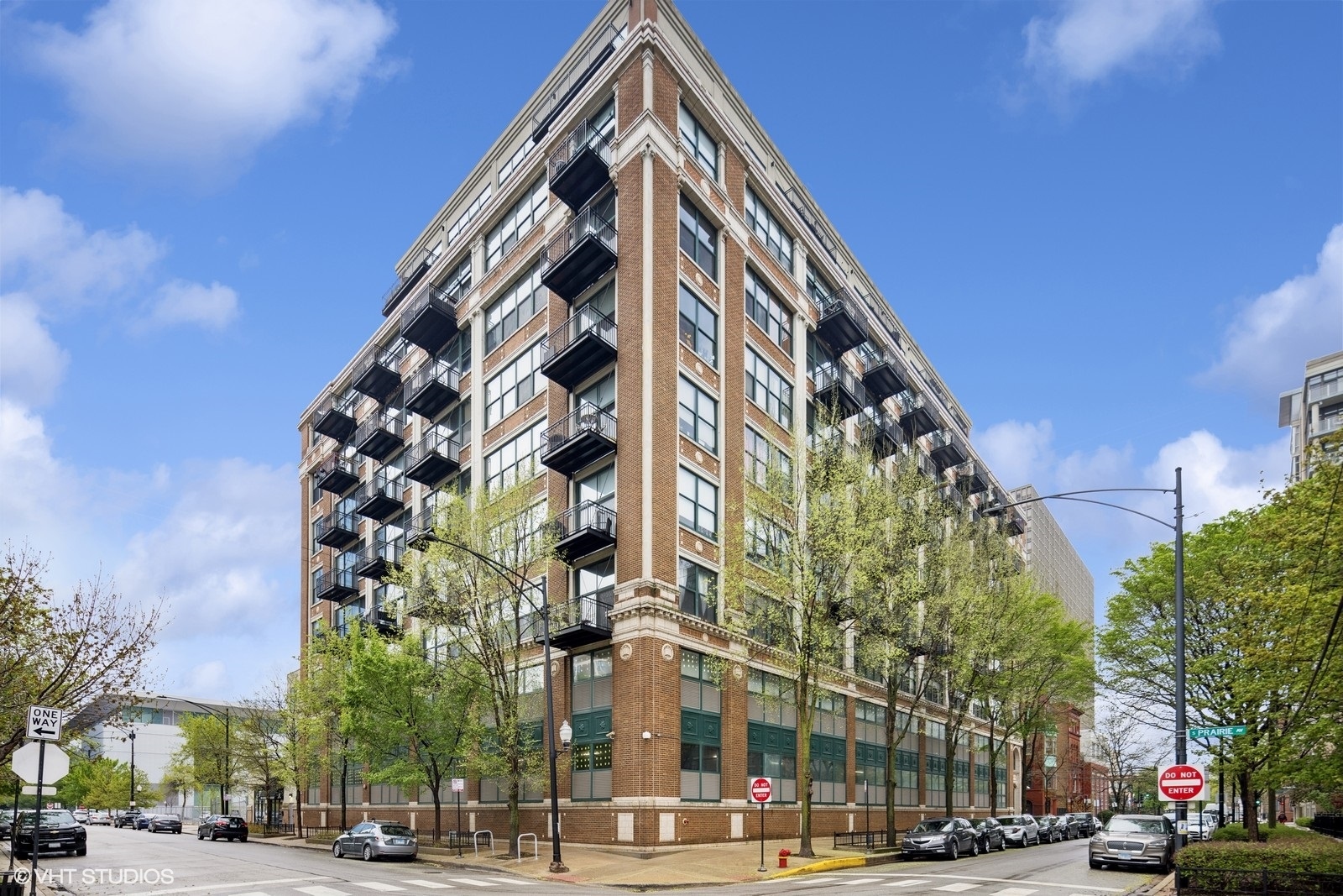 221 E Cullerton Street #517, Chicago, IL 60616