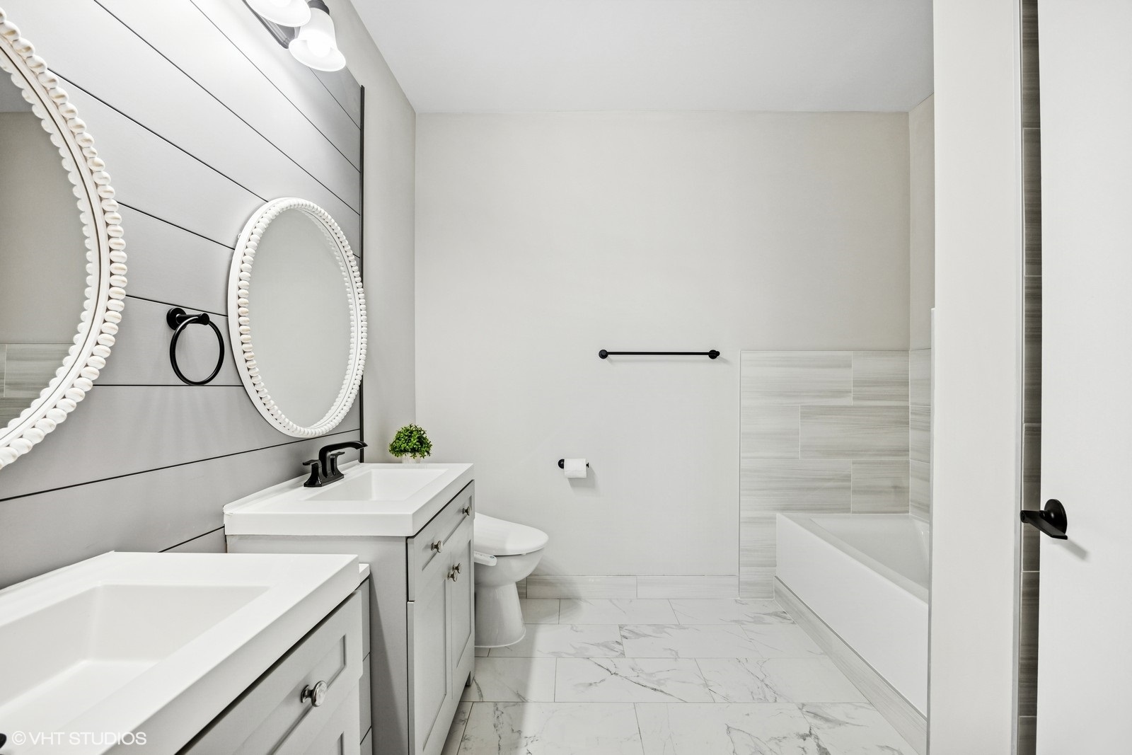 221 E Cullerton Street #517, Chicago, IL 60616