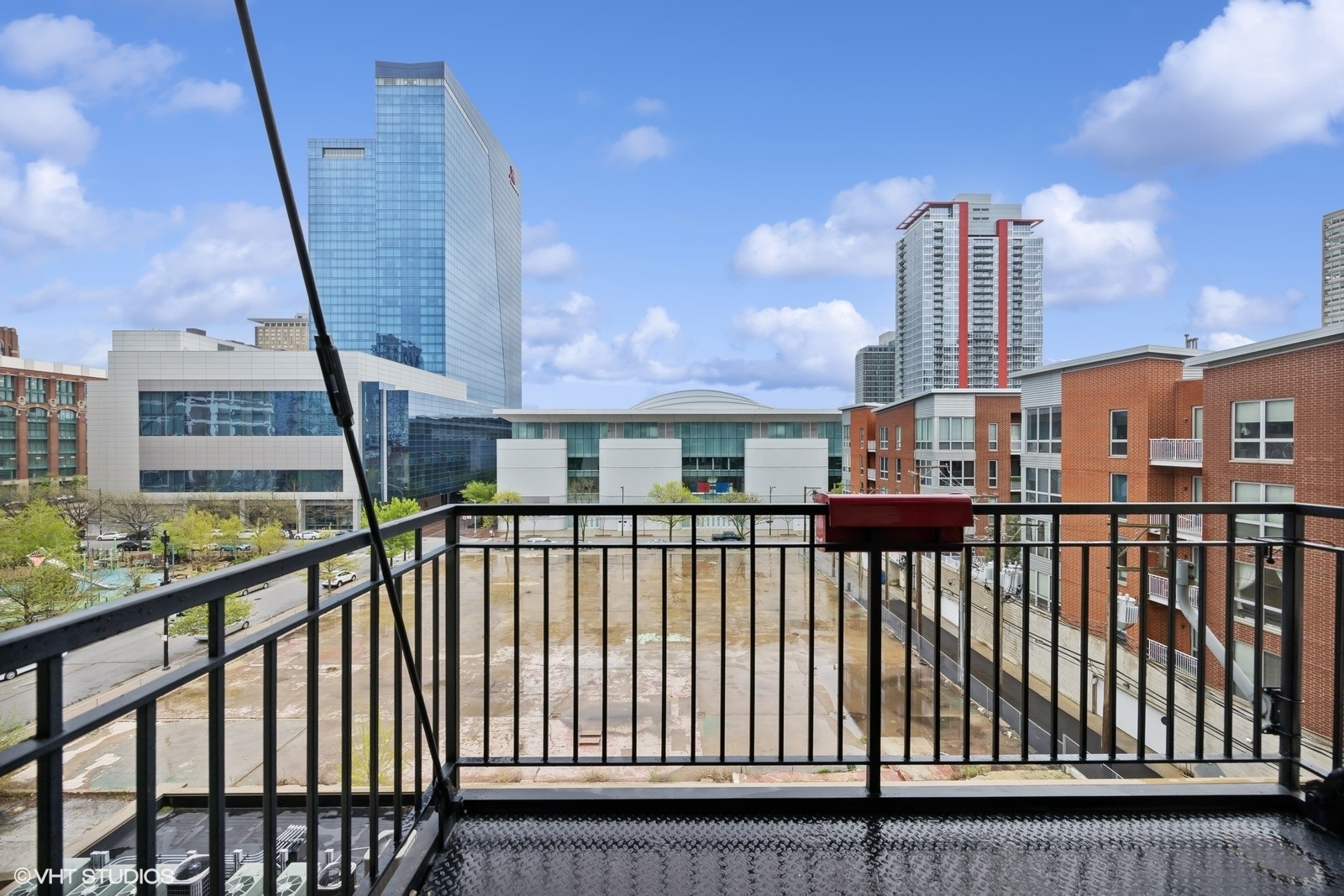 221 E Cullerton Street #517, Chicago, IL 60616