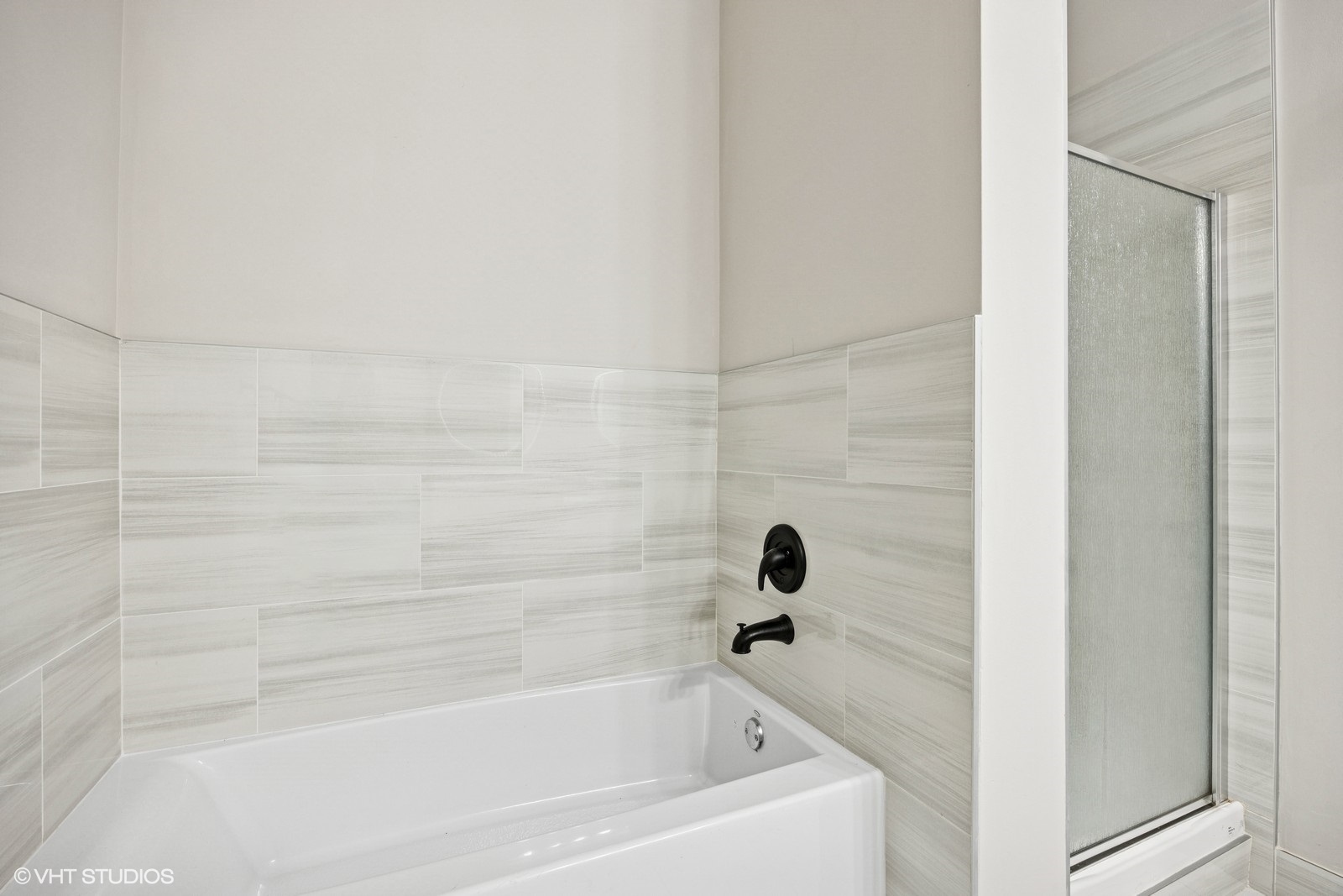 221 E Cullerton Street #517, Chicago, IL 60616