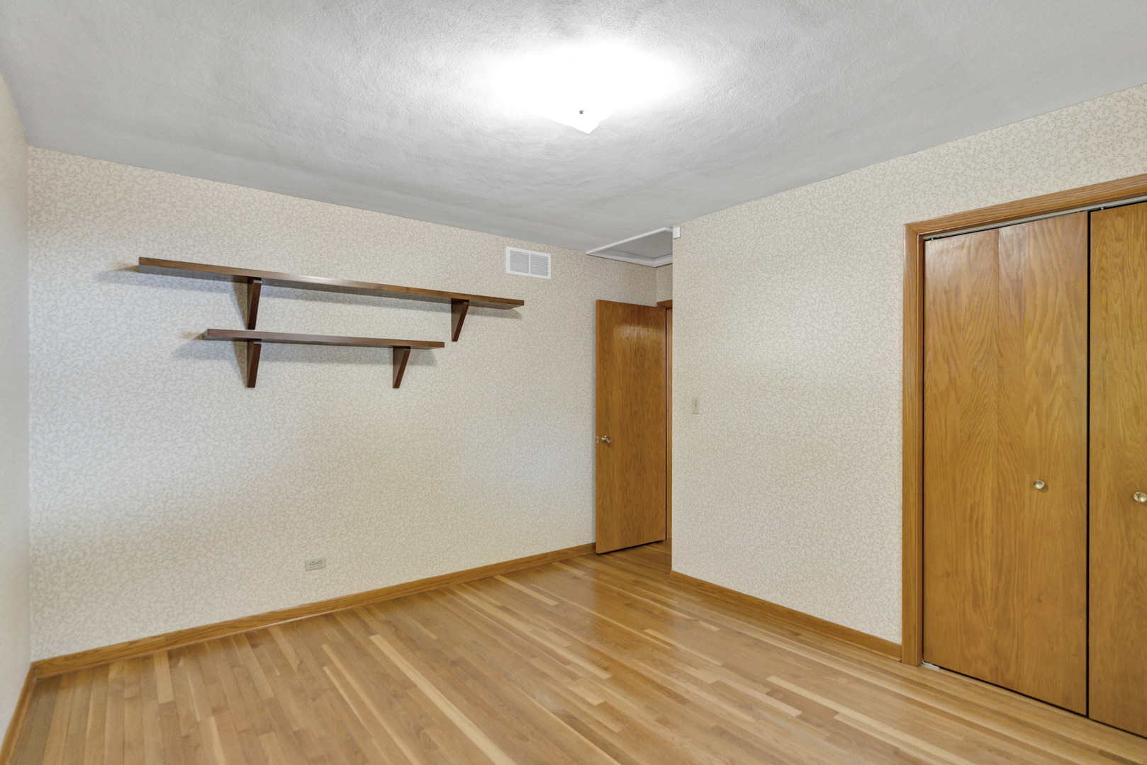 1666 Lin Lor Court, Elgin, IL 60123