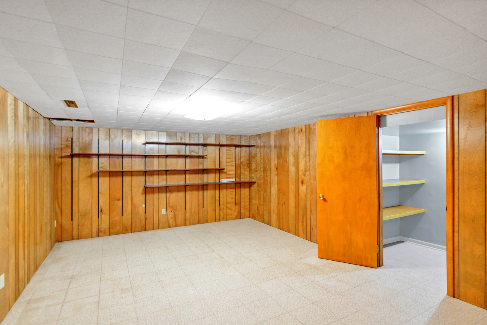 1666 Lin Lor Court, Elgin, IL 60123