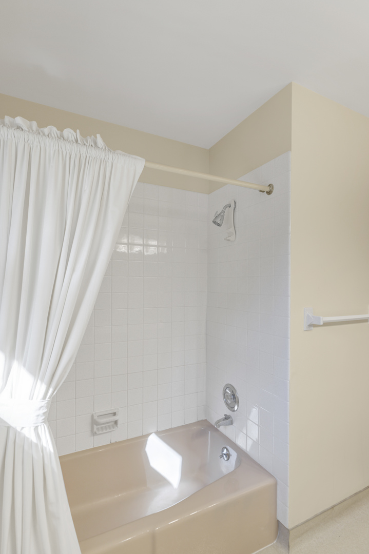 1666 Lin Lor Court, Elgin, IL 60123