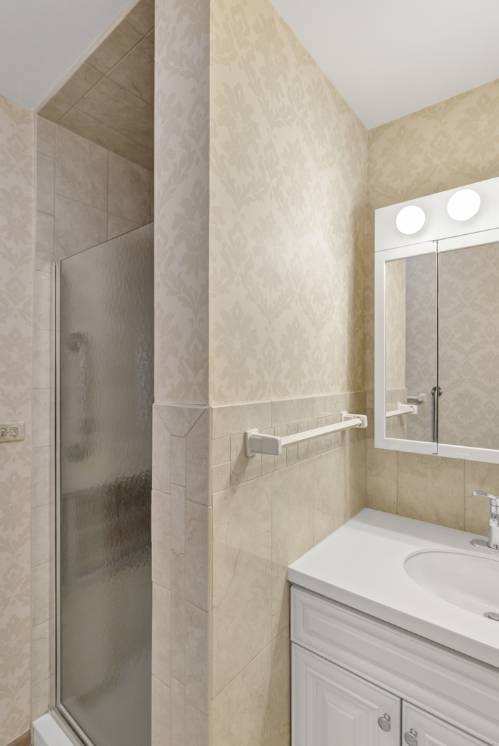 1666 Lin Lor Court, Elgin, IL 60123