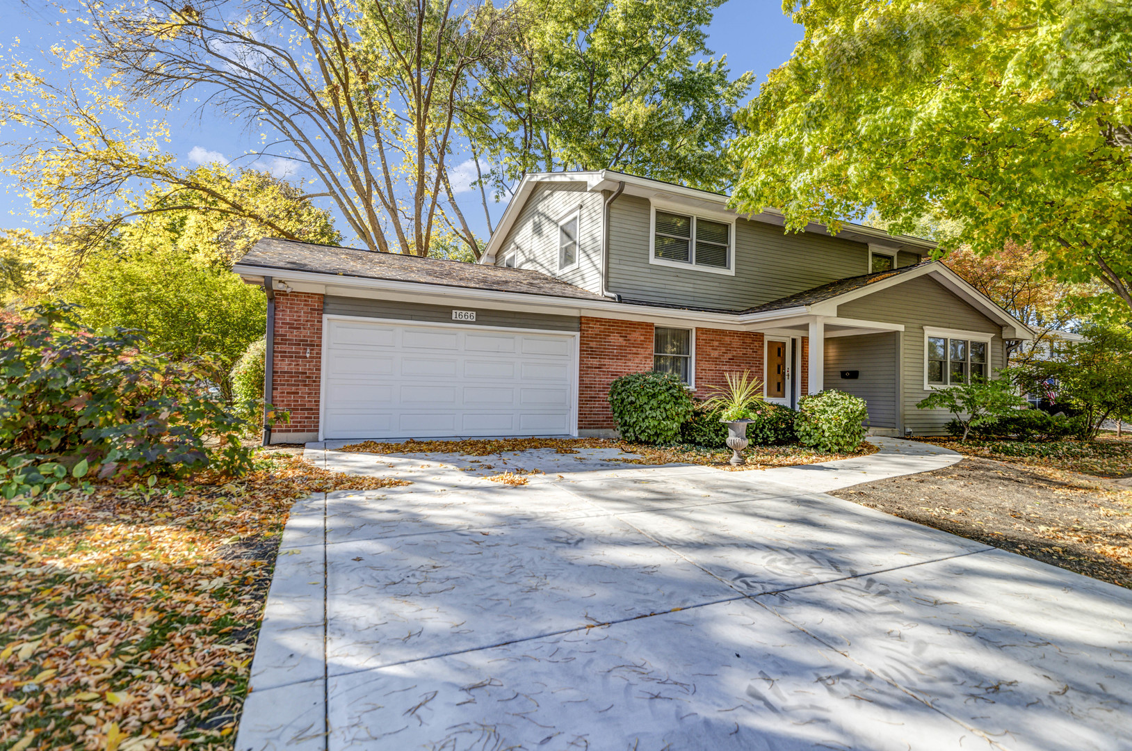 1666 Lin Lor Court, Elgin, IL 60123