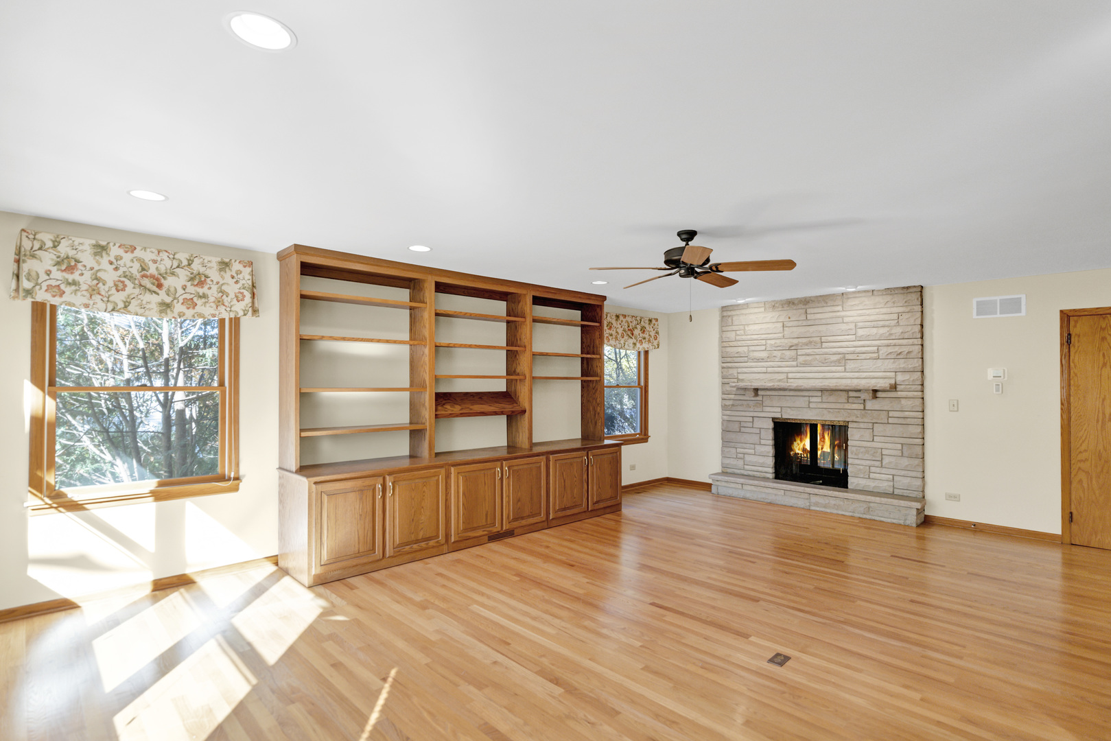 1666 Lin Lor Court, Elgin, IL 60123