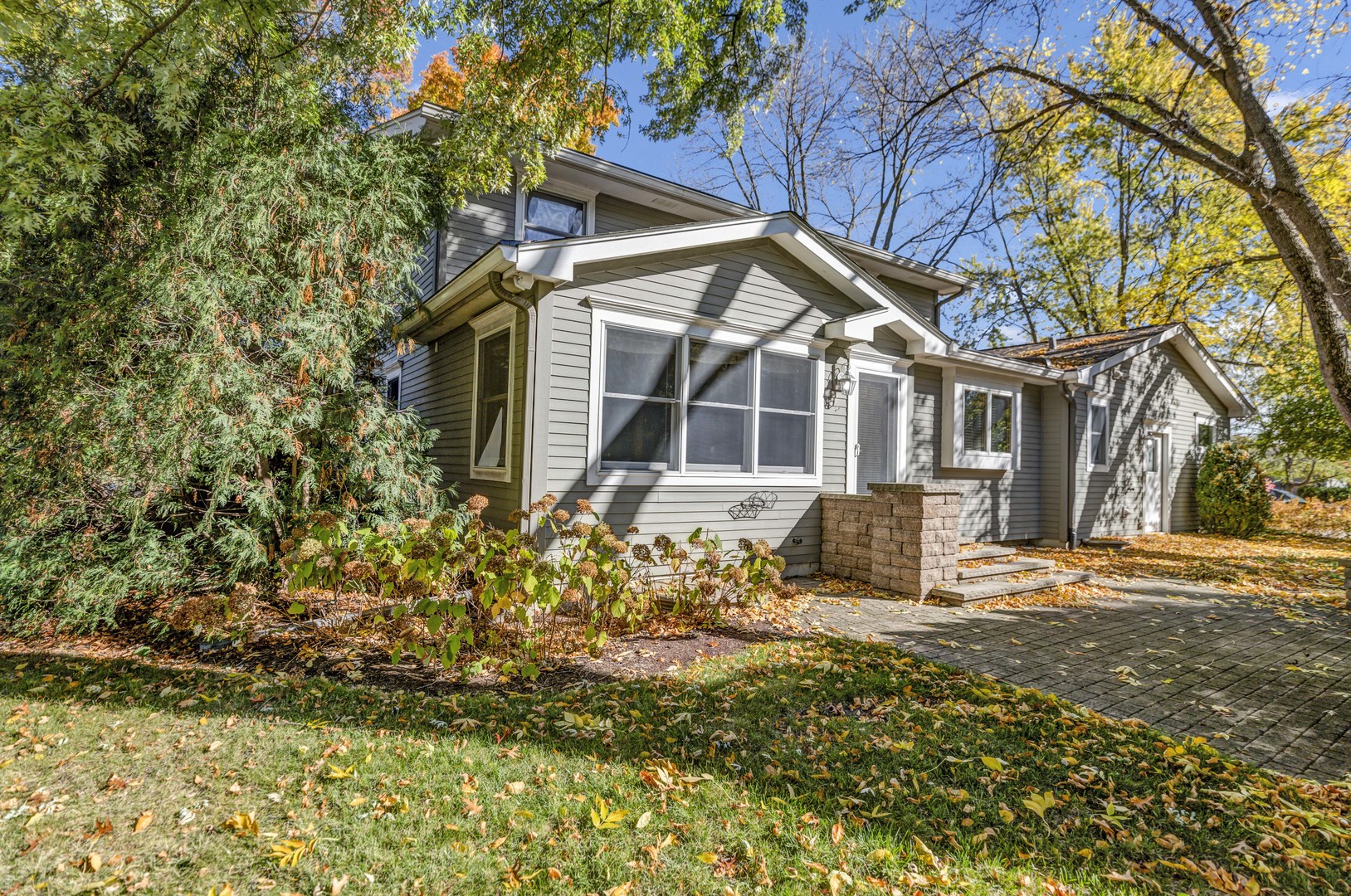 1666 Lin Lor Court, Elgin, IL 60123