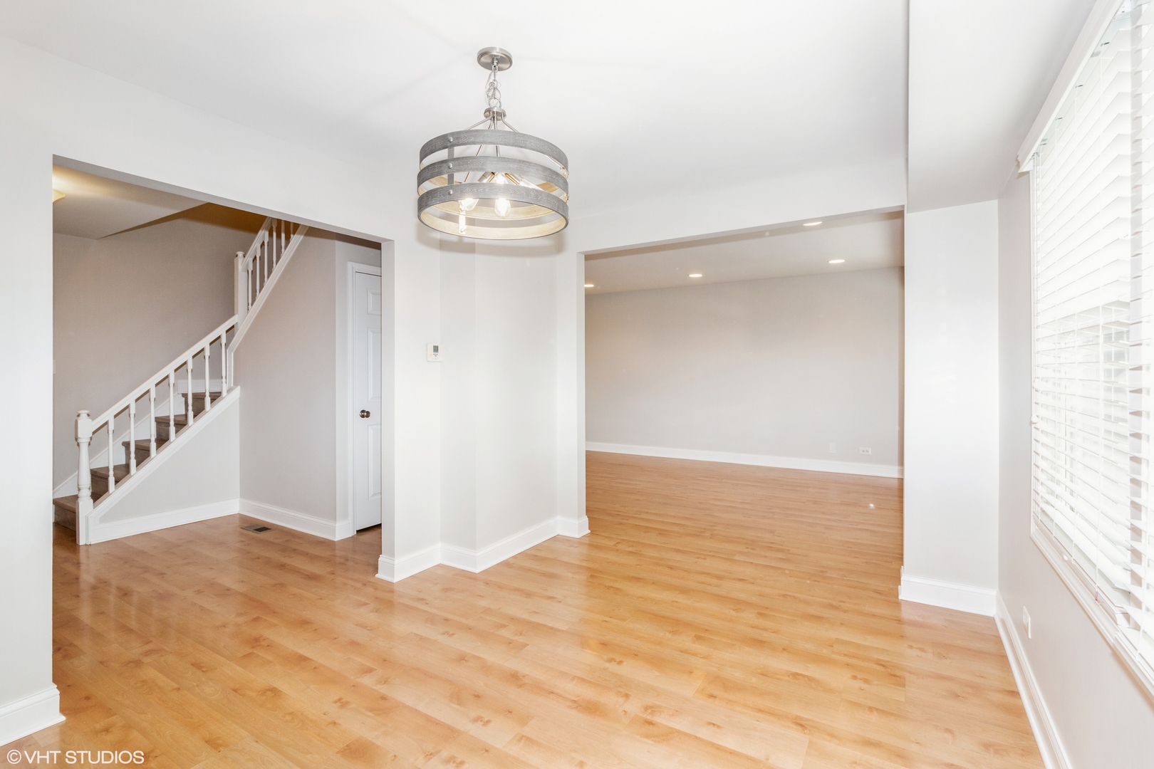 401 N SALEM Drive, Schaumburg, IL 60194