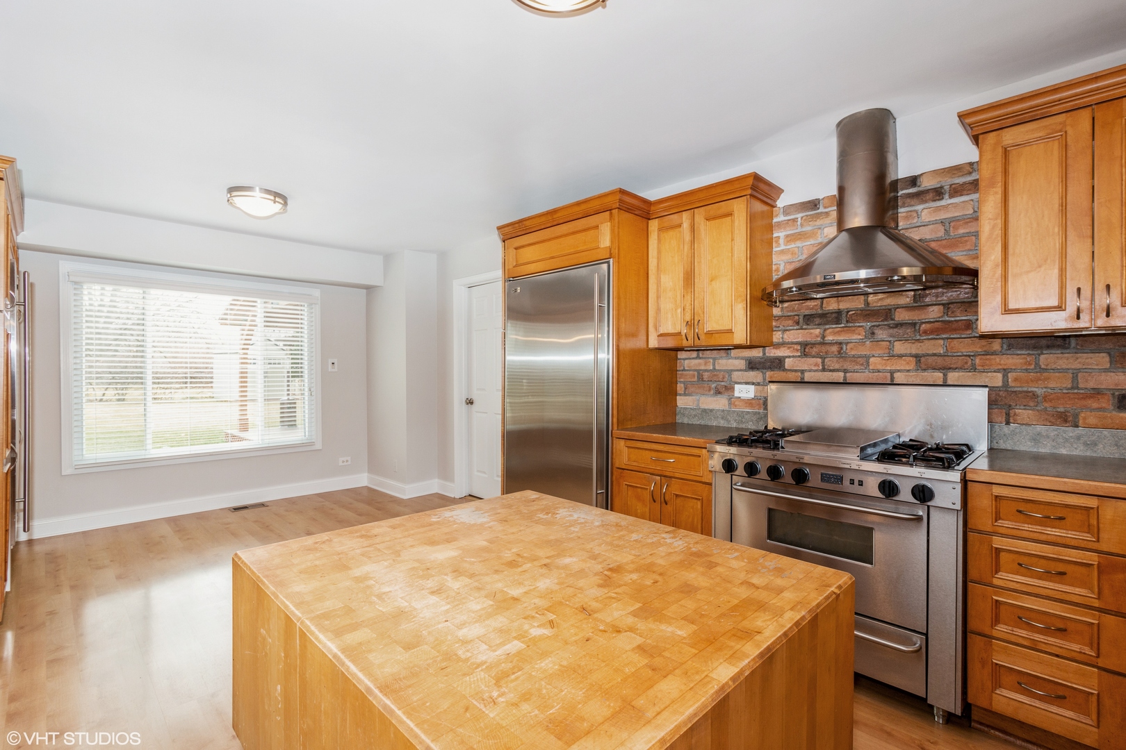 401 N SALEM Drive, Schaumburg, IL 60194