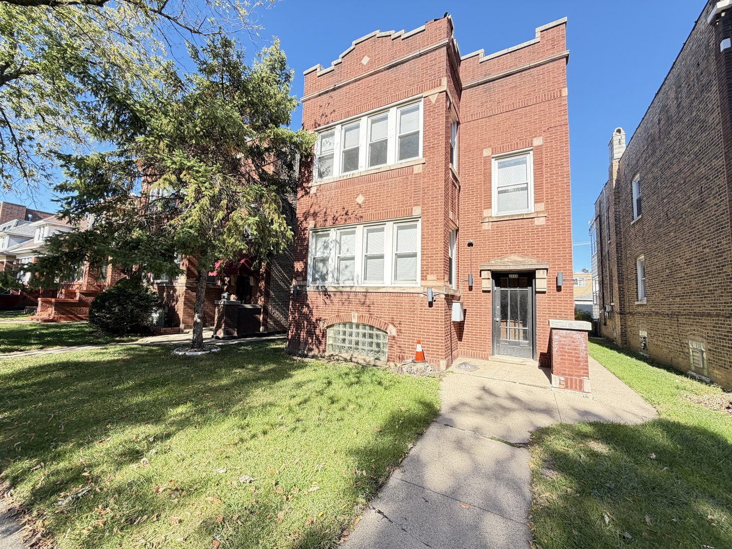 4838 W Addison Street #1F, Chicago, IL 60641
