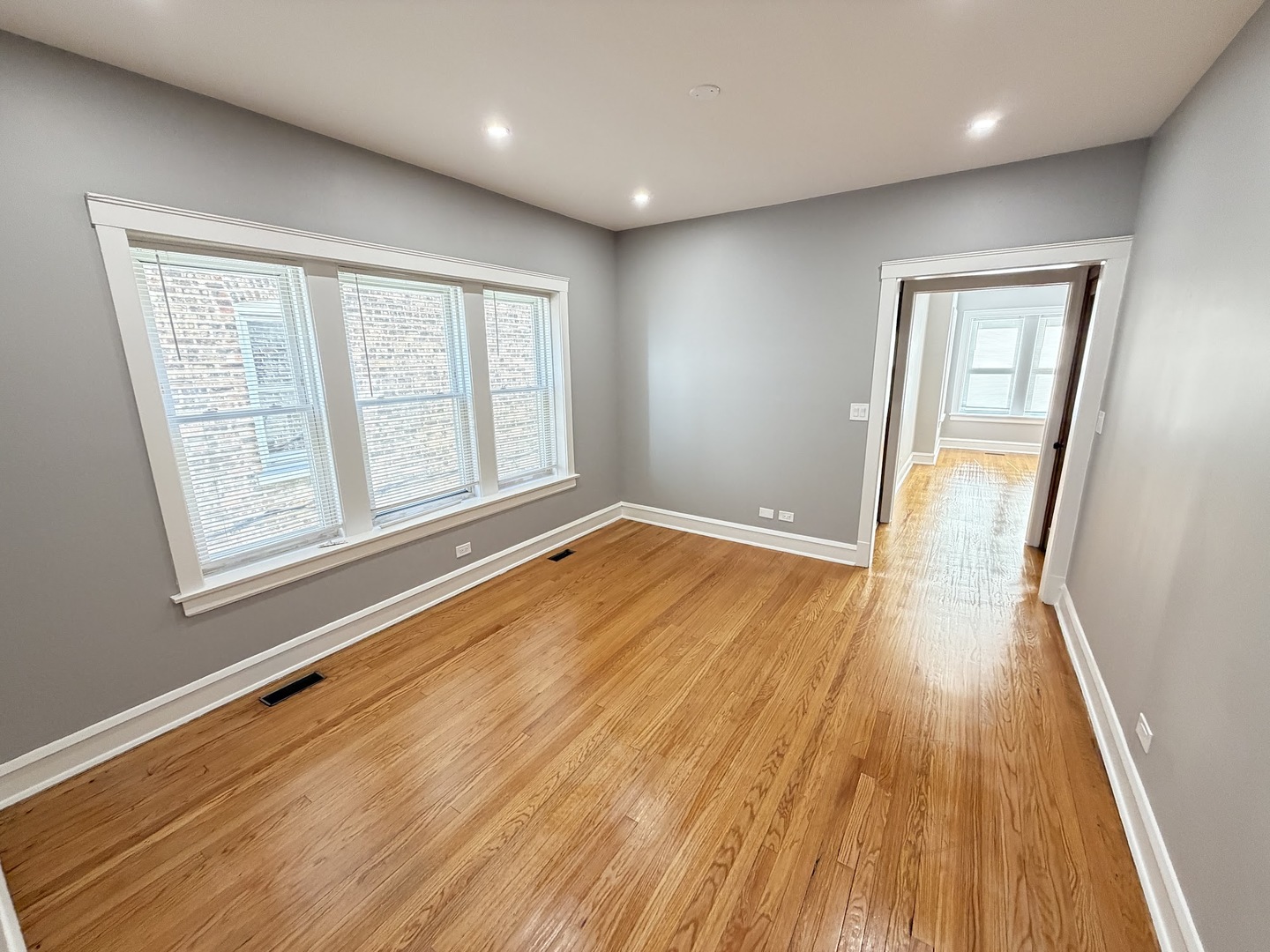 4838 W Addison Street #1F, Chicago, IL 60641