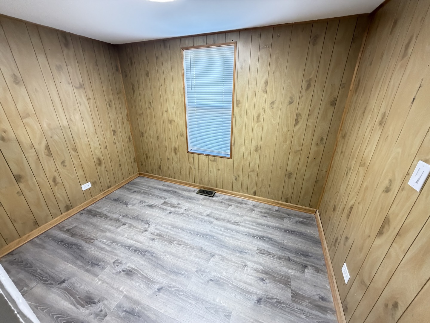 4838 W Addison Street #1F, Chicago, IL 60641