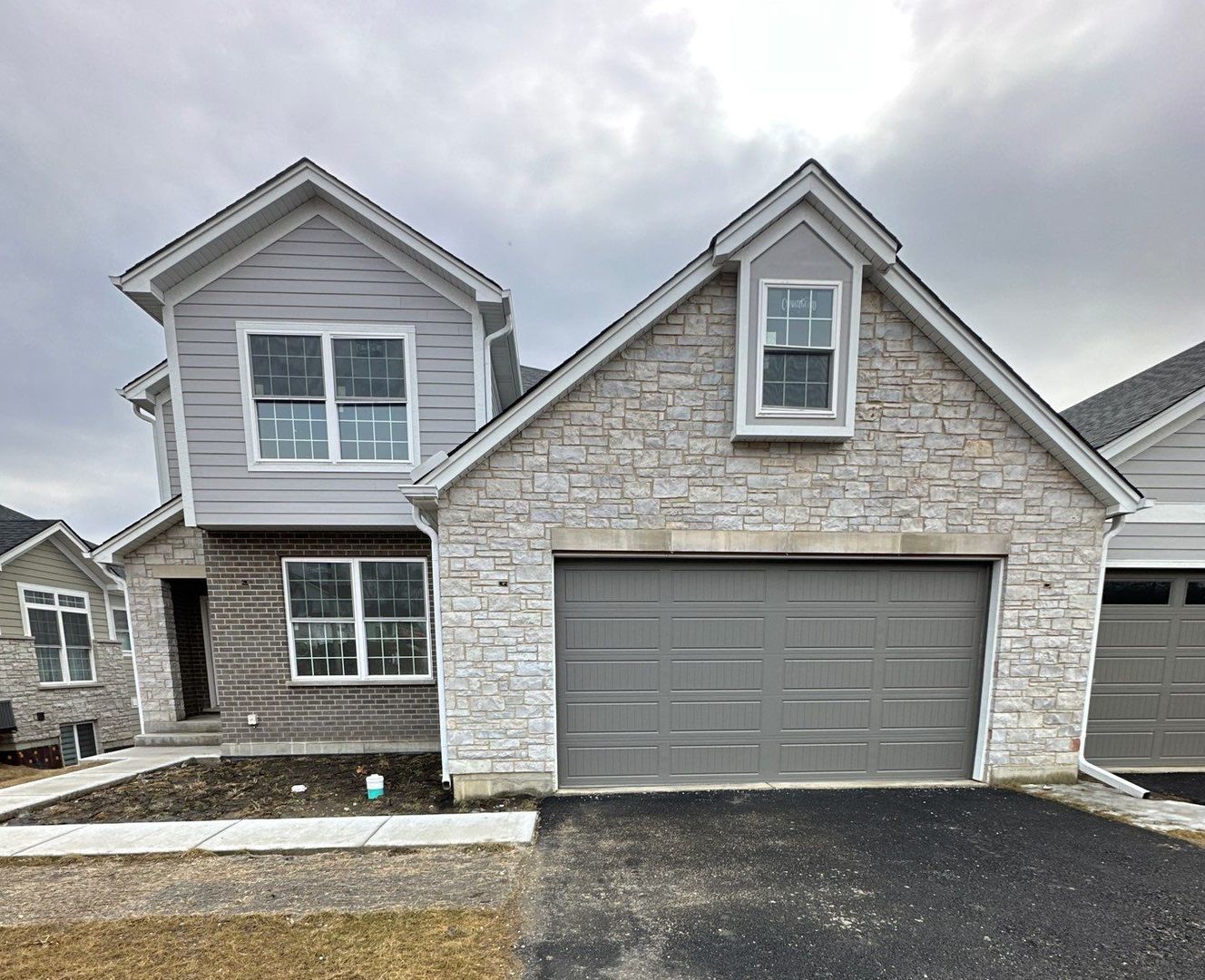 1221 Honey Lake Road, Lake Zurich, IL 60047