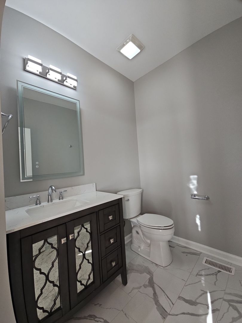 1221 Honey Lake Road, Lake Zurich, IL 60047