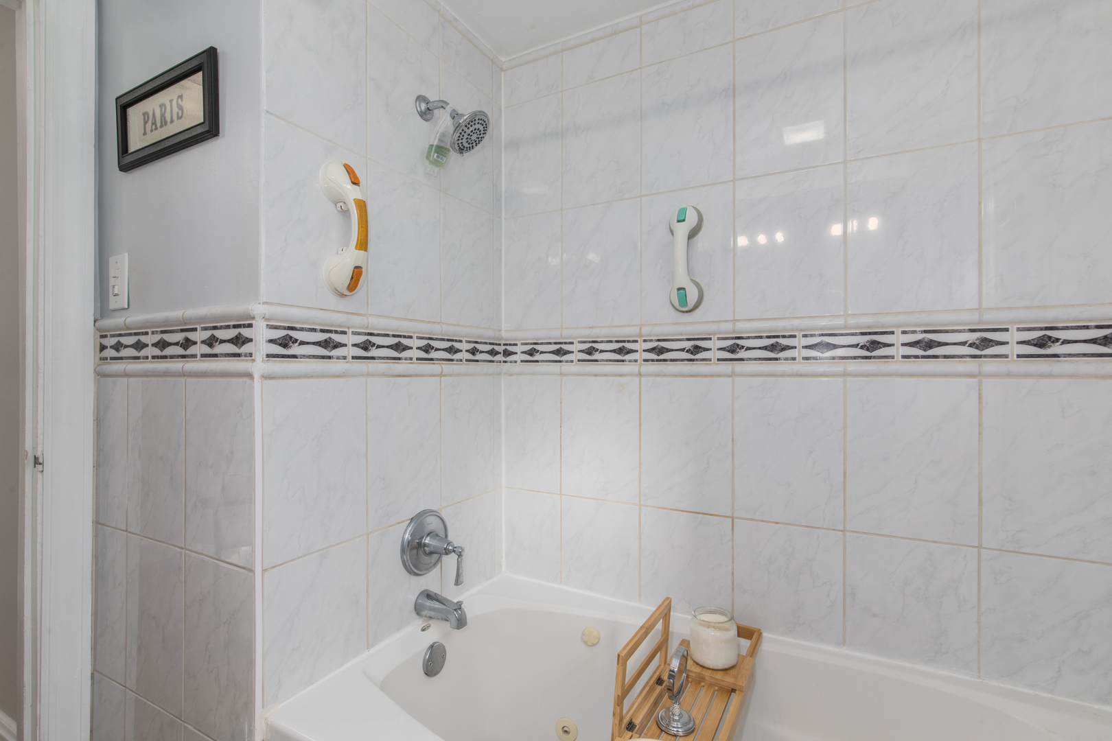 3312 N New England Avenue, Chicago, IL 60634