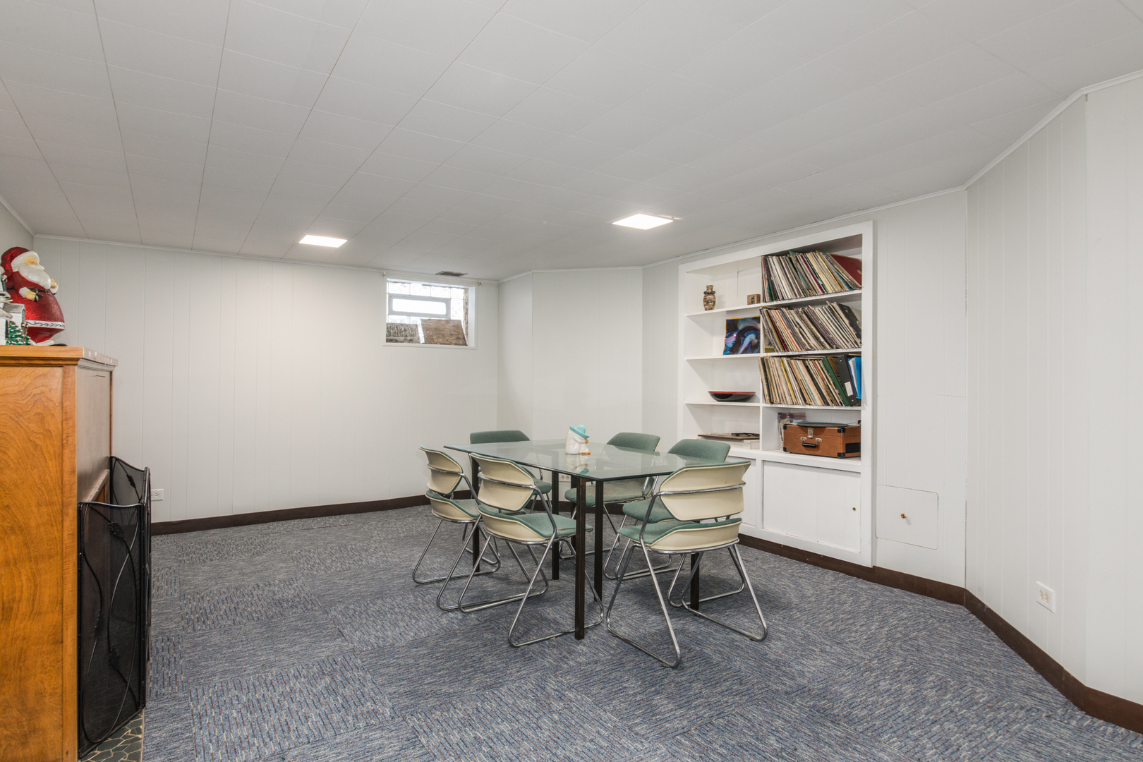 3312 N New England Avenue, Chicago, IL 60634