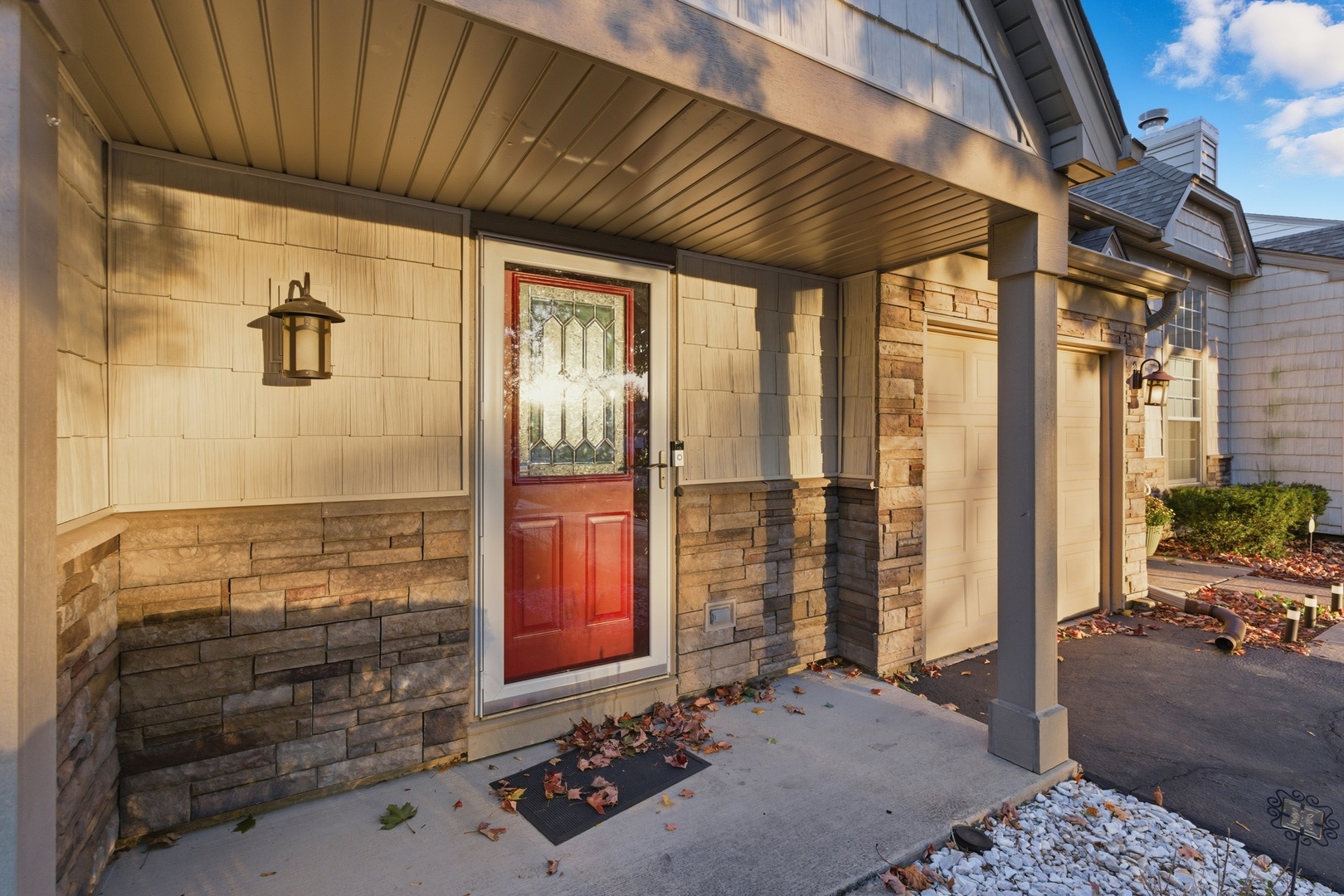 1297 WOODLAKE Drive, Carol Stream, IL 60188