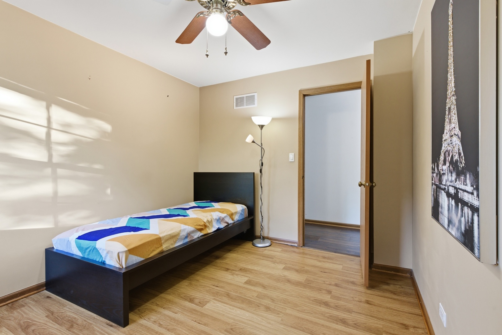 1297 WOODLAKE Drive, Carol Stream, IL 60188