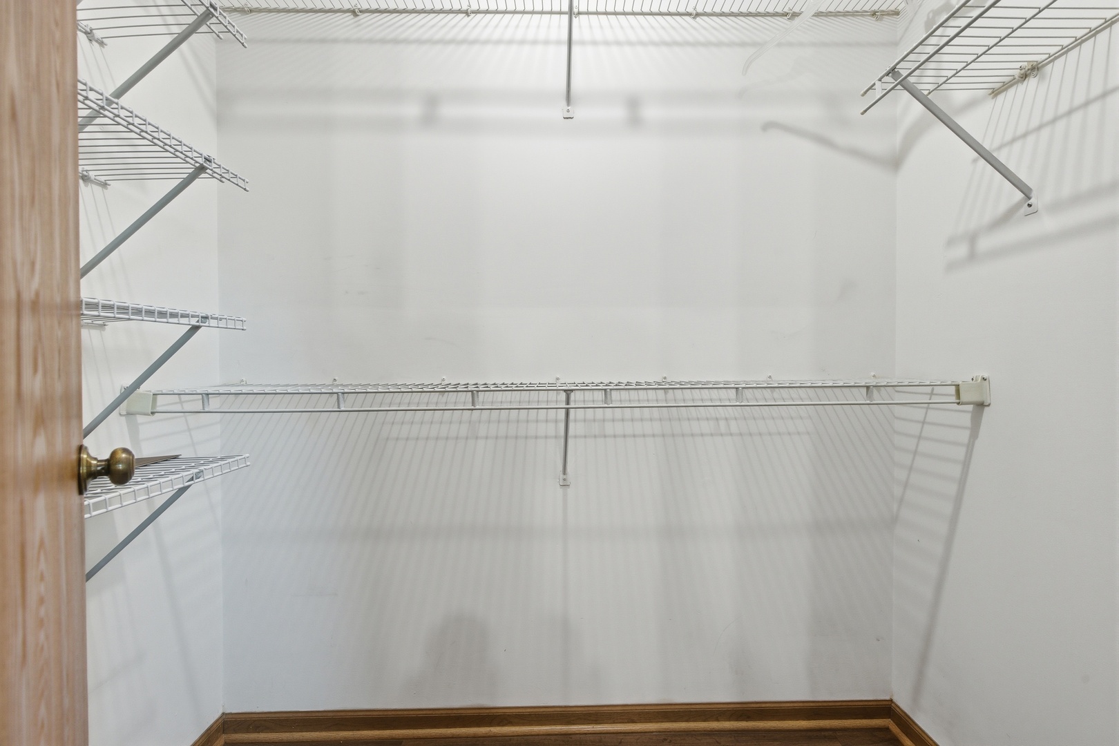 1297 WOODLAKE Drive, Carol Stream, IL 60188