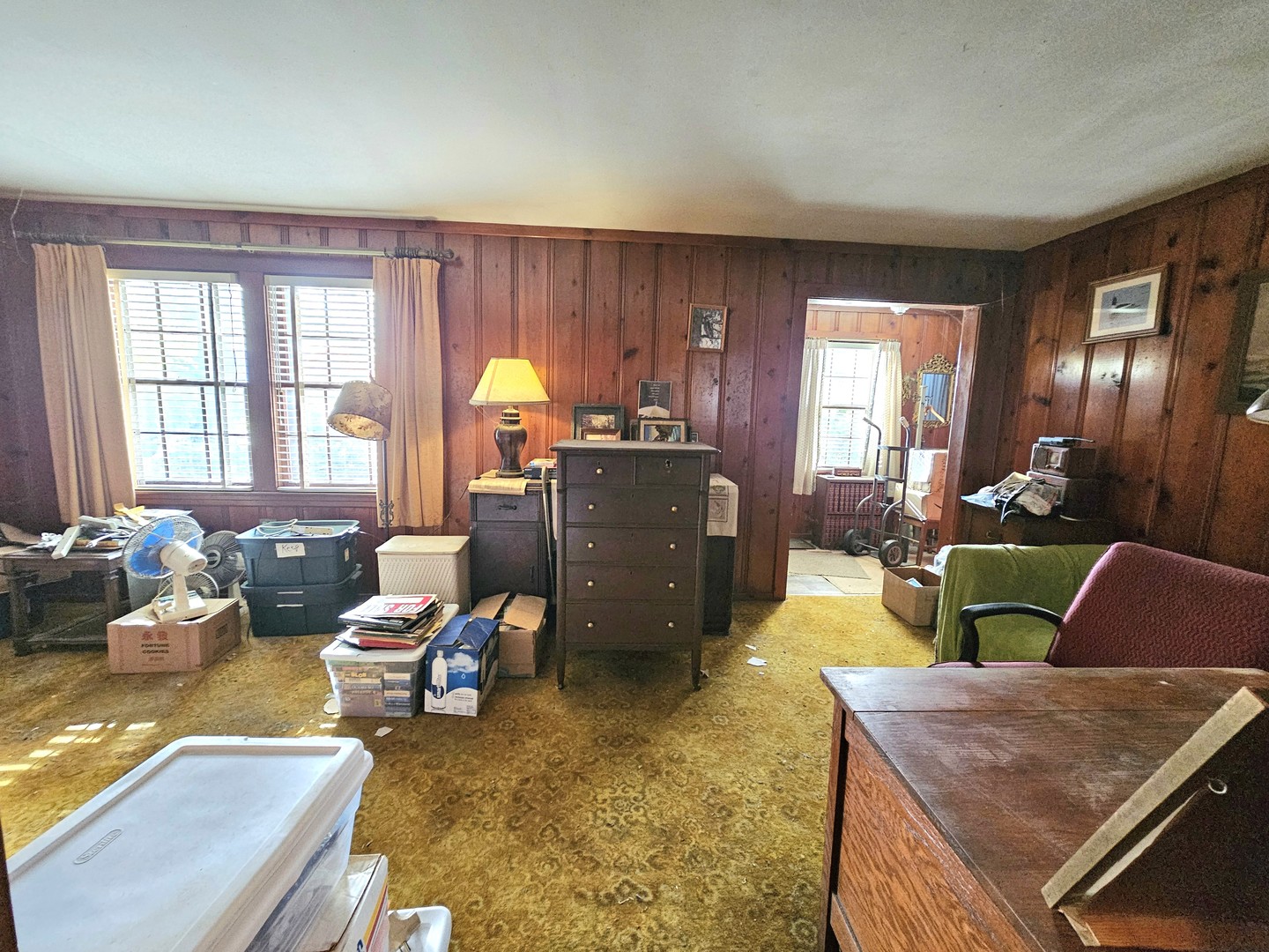 906 E Babcock Avenue, Addison, IL 60101