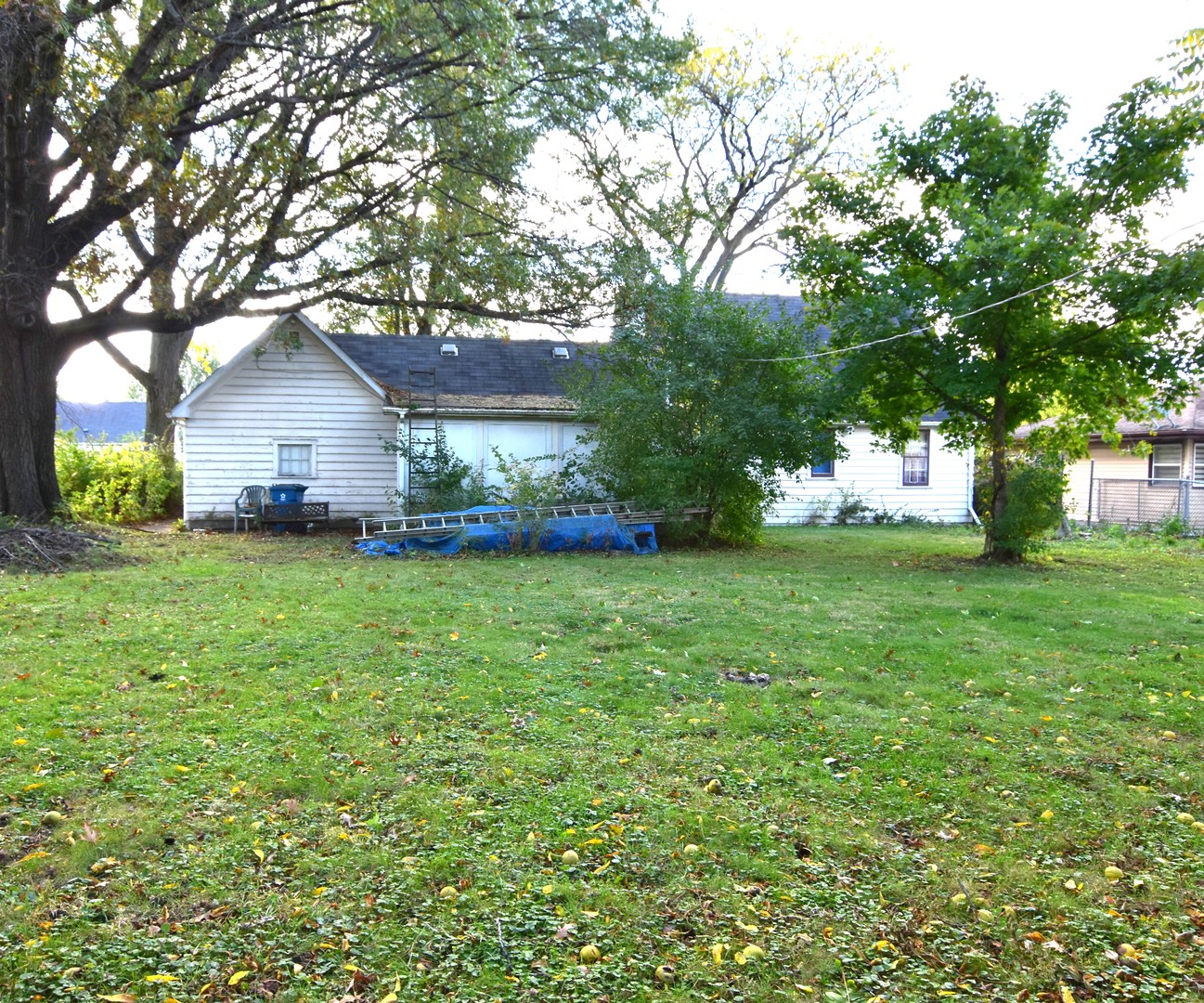 906 E Babcock Avenue, Addison, IL 60101