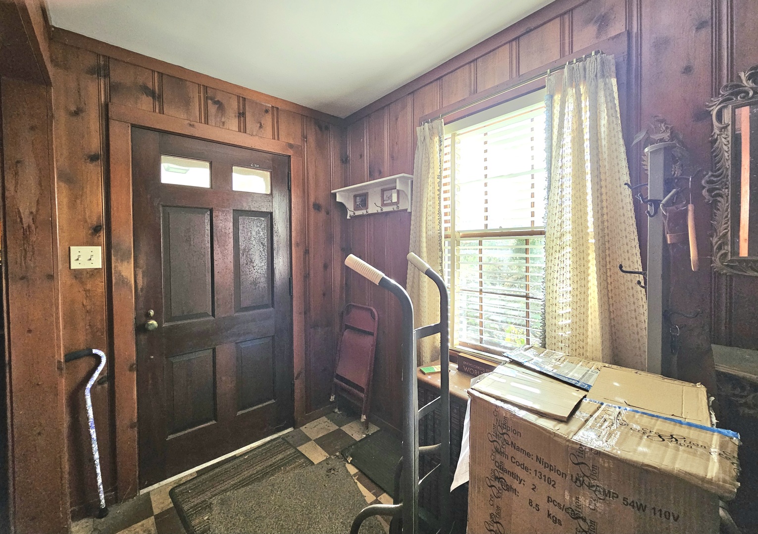 906 E Babcock Avenue, Addison, IL 60101